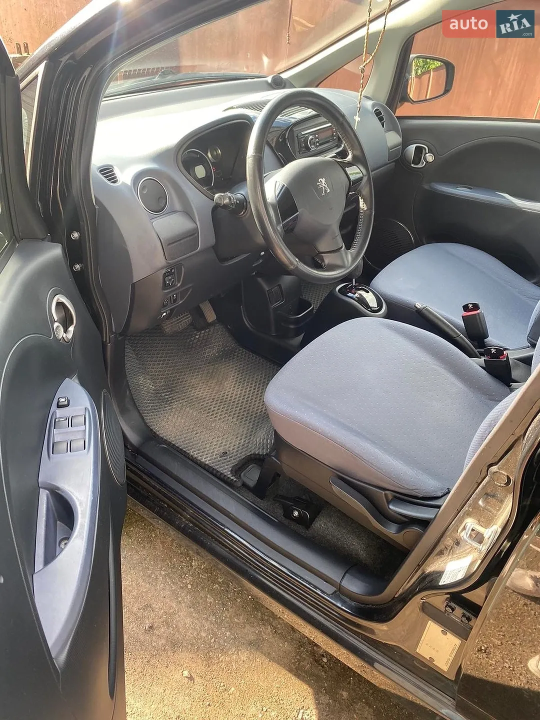 2010 Peugeot iOn - мініатюра 2