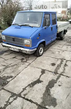 peugeot_j5__525708086sx.webp