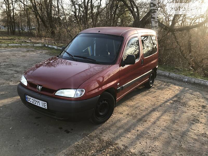 Грузопассажирский фургон Peugeot Partner 2001 в Золочеве