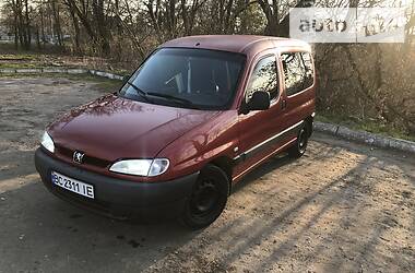 Вантажопасажирський фургон Peugeot Partner 2001 в 