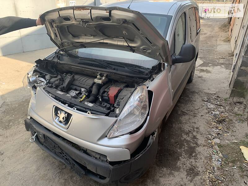 Мінівен Peugeot Partner 2011 в Києві фото 4 Мінівен Peugeot Partner 2011 в Києві