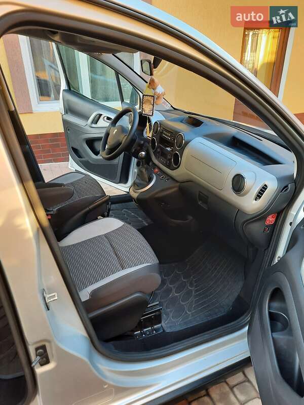 Мінівен Peugeot Partner 2011 в Чернівцях фото 7 Мінівен Peugeot Partner 2011 в Чернівцях