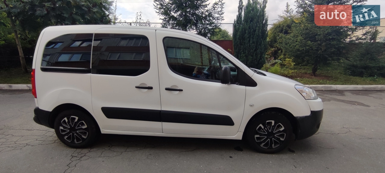 2011 Peugeot Partner - мініатюра 21