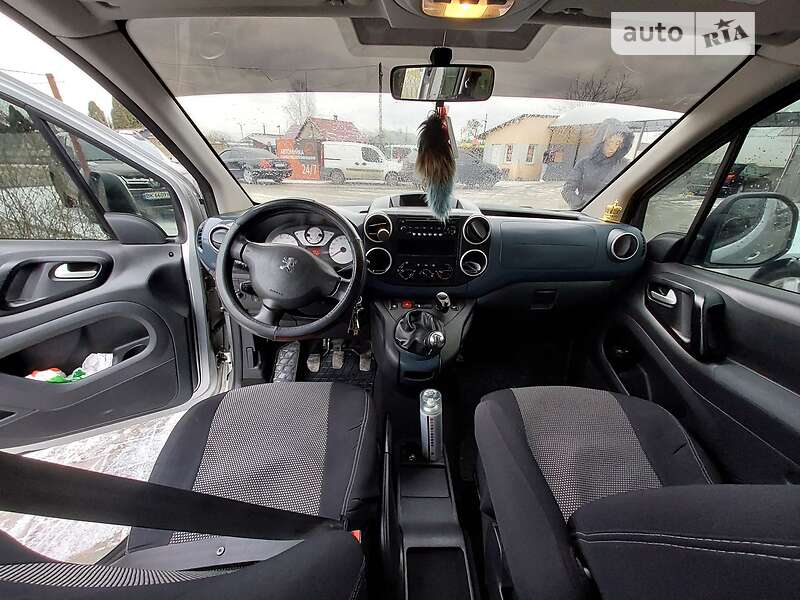 Пикап Peugeot Partner 2009 в Остроге