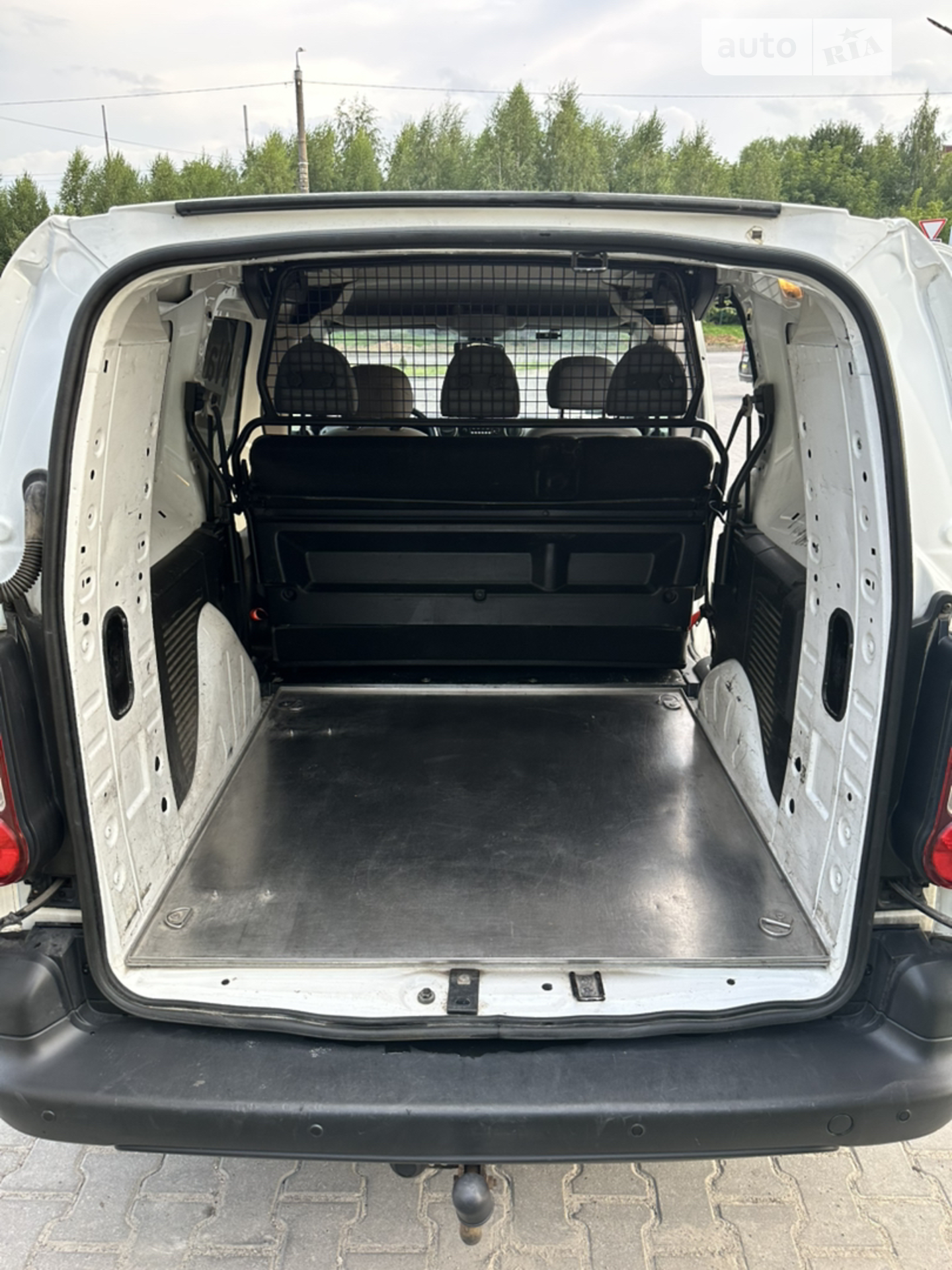 2013 Peugeot Partner - мініатюра 26