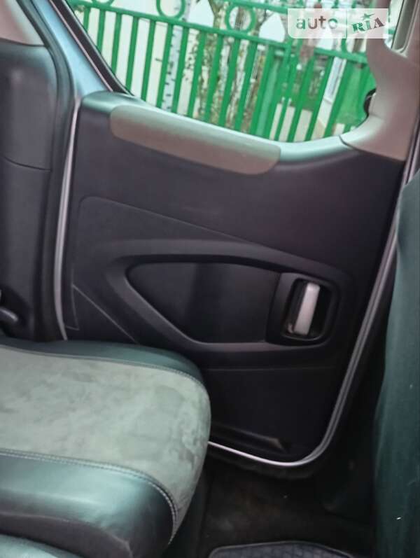 Минивэн Peugeot Partner 2009 в Килии фото 18 Минивэн Peugeot Partner 2009 в Килии