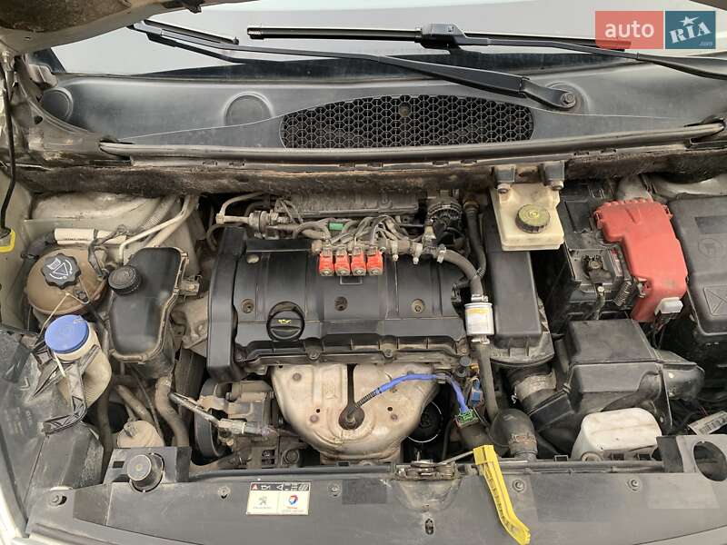 Мінівен Peugeot Partner 2011 в Рівному