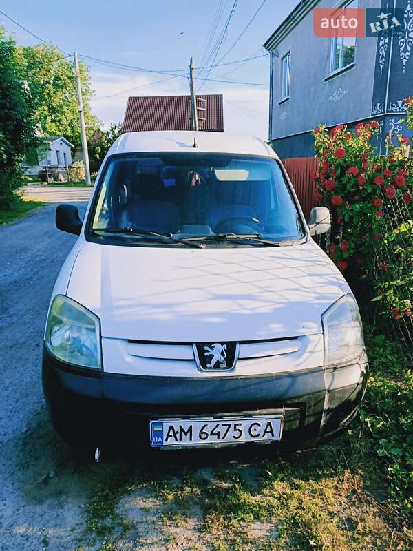 Мінівен Peugeot Partner 2004 в Звягелі