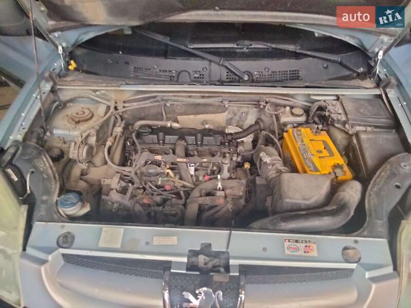 Мінівен Peugeot Partner 2004 в Львові