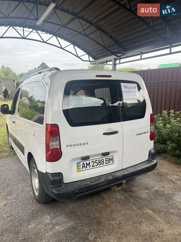 Минивэн Peugeot Partner 2010 в Звягеле