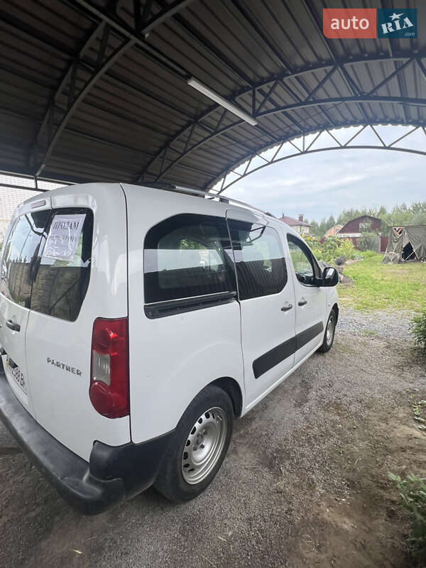 Минивэн Peugeot Partner 2010 в Звягеле