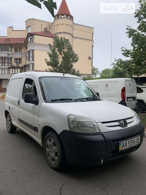 Вантажний фургон Peugeot Partner 2006 в Києві