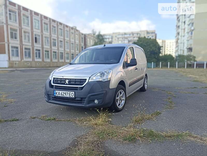 Вантажний фургон Peugeot Partner 2016 в Києві