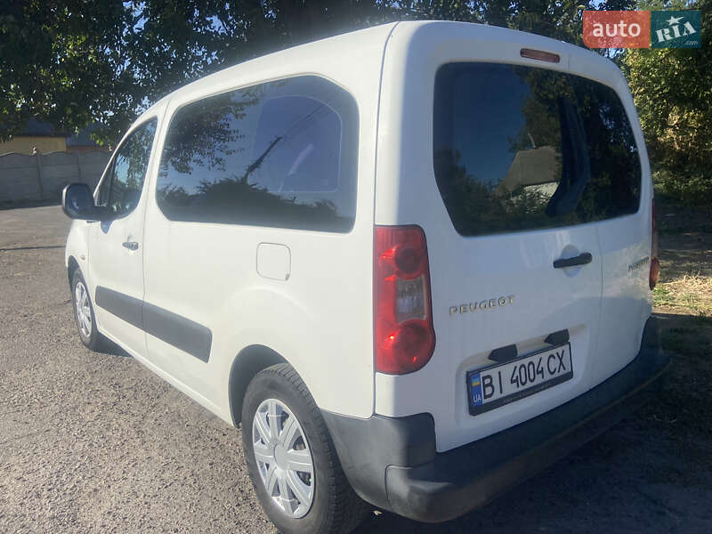 Минивэн Peugeot Partner 2009 в Хороле