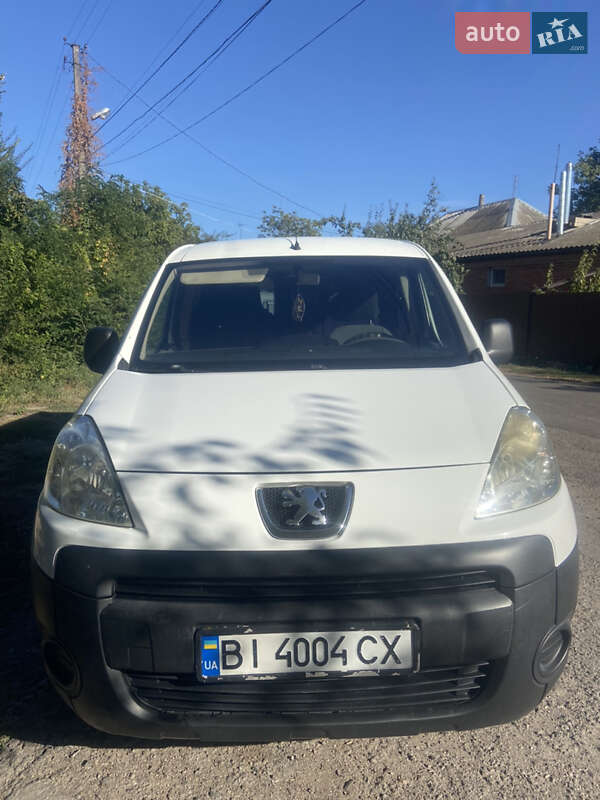 Минивэн Peugeot Partner 2009 в Хороле