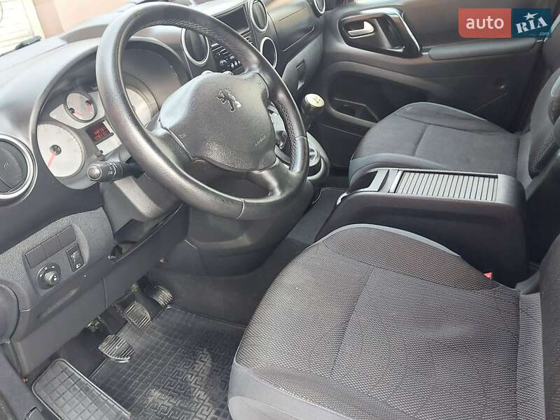 Мінівен Peugeot Partner 2010 в Івано-Франківську