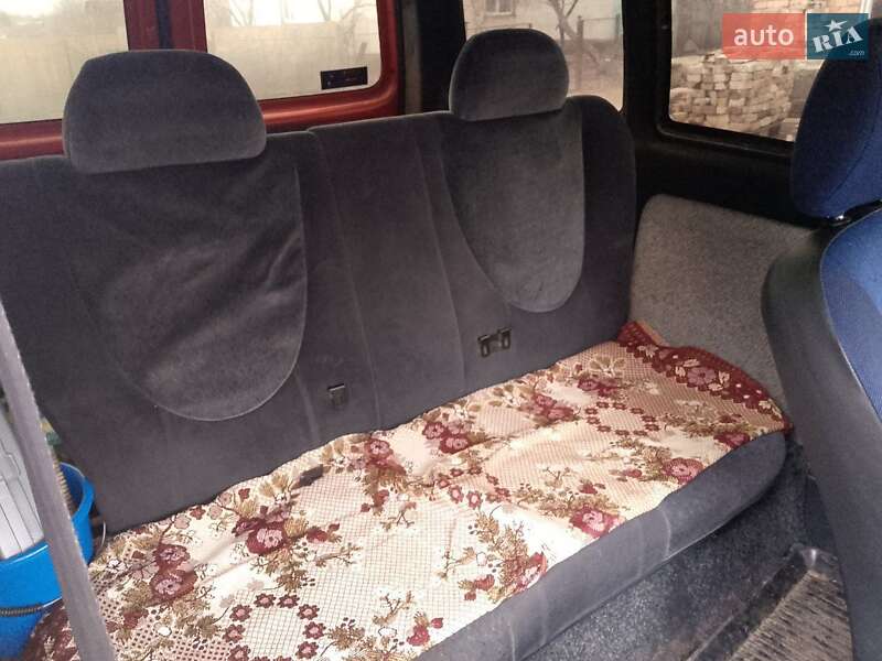 Мінівен Peugeot Partner 2005 в Сторожинці