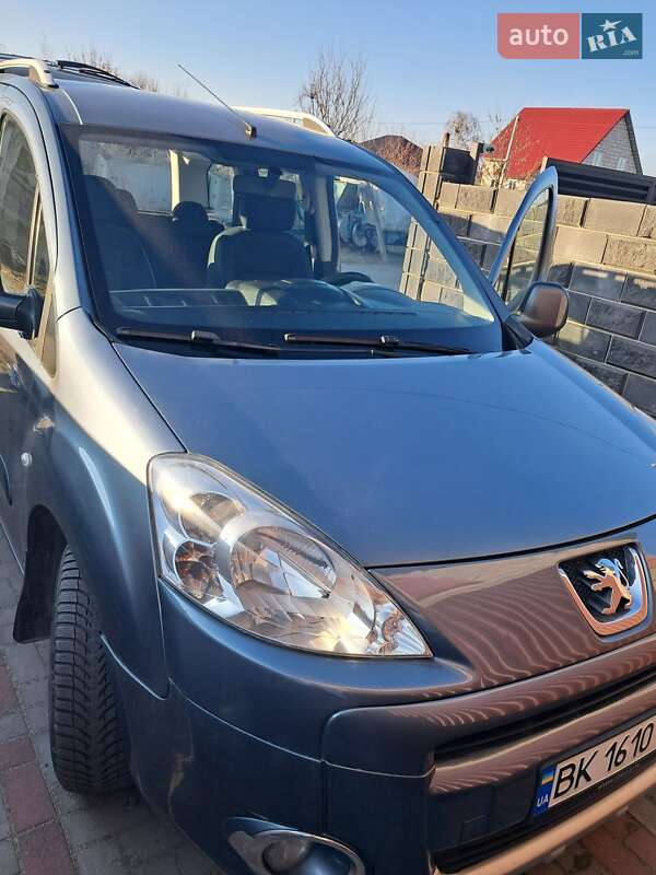 Минивэн Peugeot Partner 2011 в Сарнах