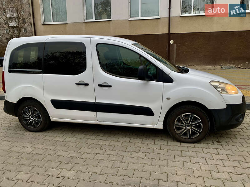 Мінівен Peugeot Partner 2009 в Звягелі