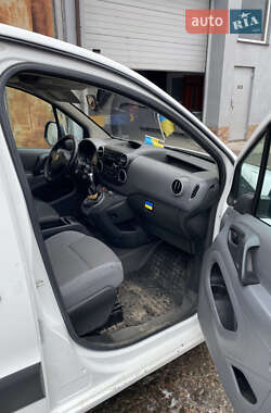 Грузовой фургон Peugeot Partner 2009 в 