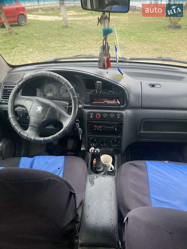 Мінівен Peugeot Partner 2001 в Яворові