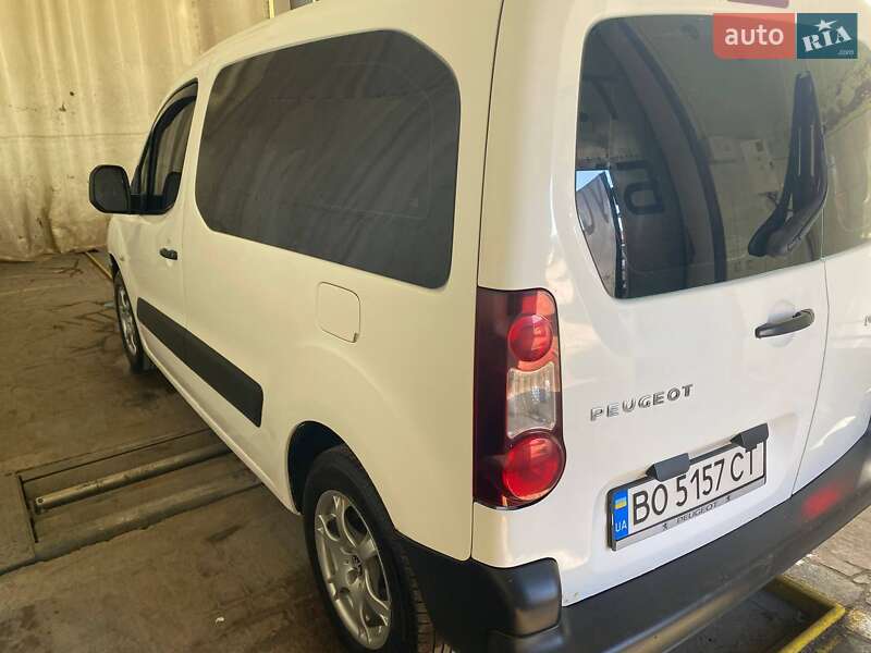 Мінівен Peugeot Partner 2009 в Тернополі