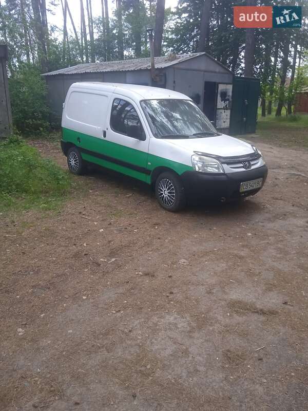Грузовой фургон Peugeot Partner 2003 в Киеве