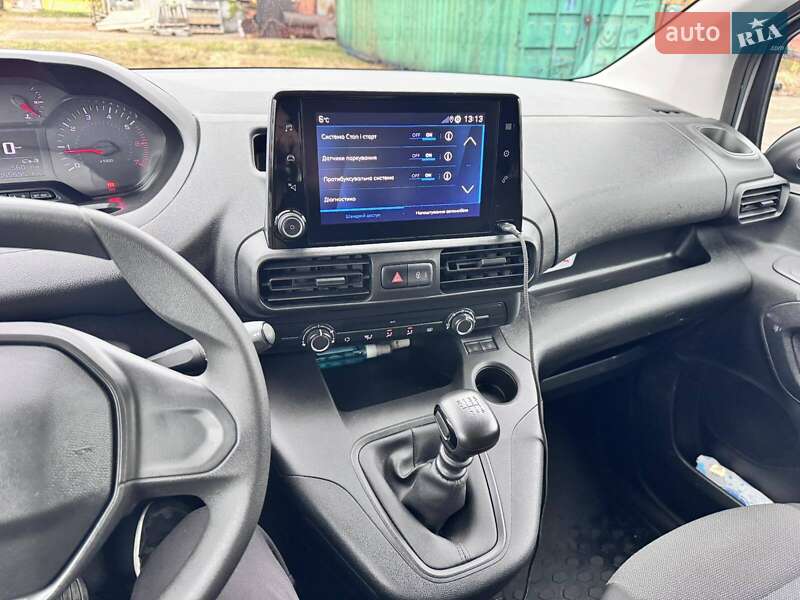 Минивэн Peugeot Partner 2023 в Киеве