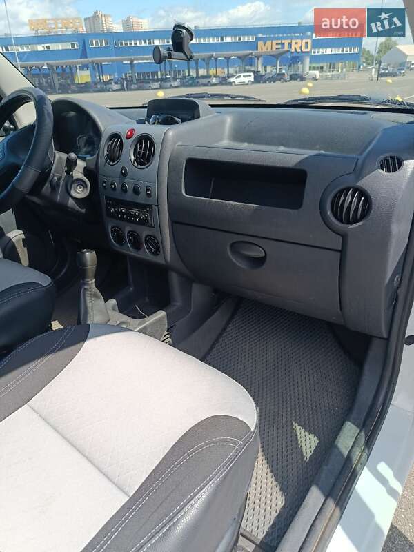 Минивэн Peugeot Partner 2004 в Киеве фото 10 Минивэн Peugeot Partner 2004 в Киеве