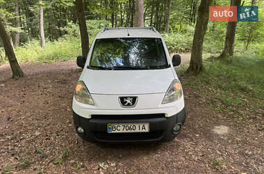 Вантажопасажирський фургон Peugeot Partner 2011 в 