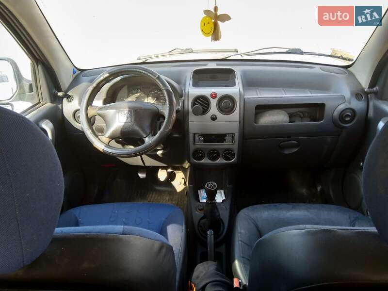Вантажний фургон Peugeot Partner 2010 в Одесі