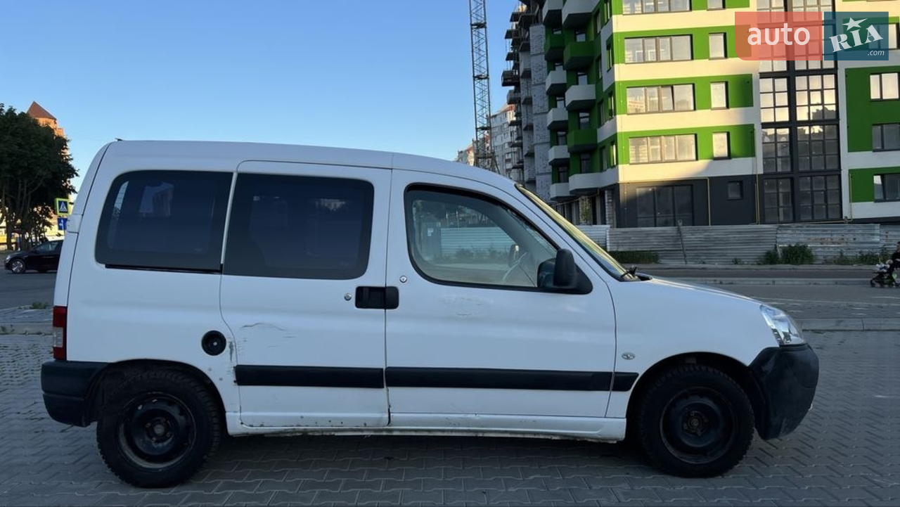 2011 Peugeot Partner - мініатюра 24