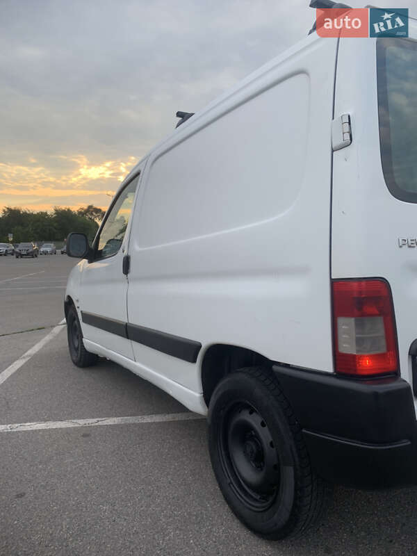 Вантажний фургон Peugeot Partner 2007 в Дніпрі