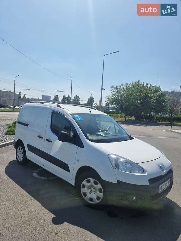 Вантажний фургон Peugeot Partner 2013 в Дніпрі