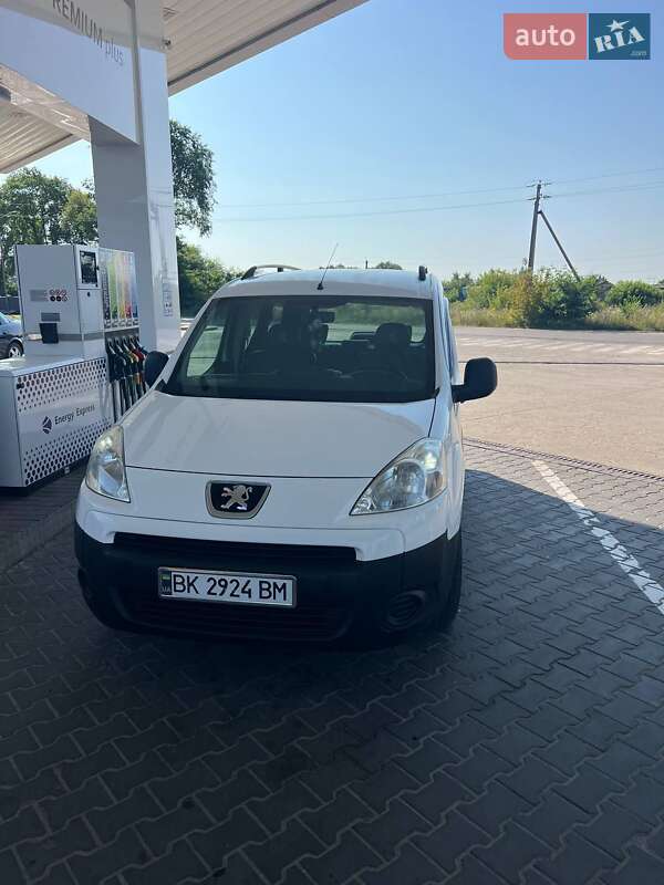 Мінівен Peugeot Partner 2011 в Рафалівці