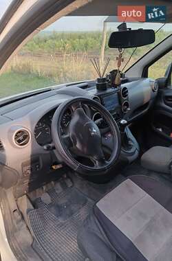 Вантажний фургон Peugeot Partner 2010 в Чернівцях