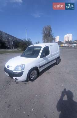 Вантажний фургон Peugeot Partner 2007 в Харкові