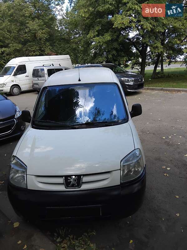 Грузопассажирский фургон Peugeot Partner 2004 в Киеве