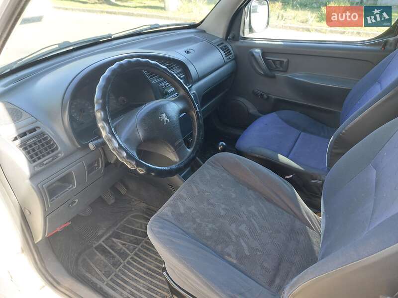 Вантажний фургон Peugeot Partner 2002 в Харкові