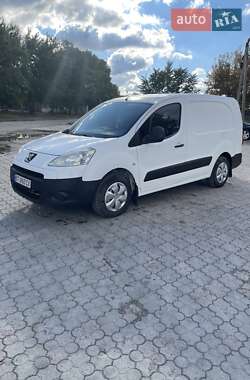 Грузовой фургон Peugeot Partner 2011 в  фото 5 Грузовой фургон Peugeot Partner 2011 в