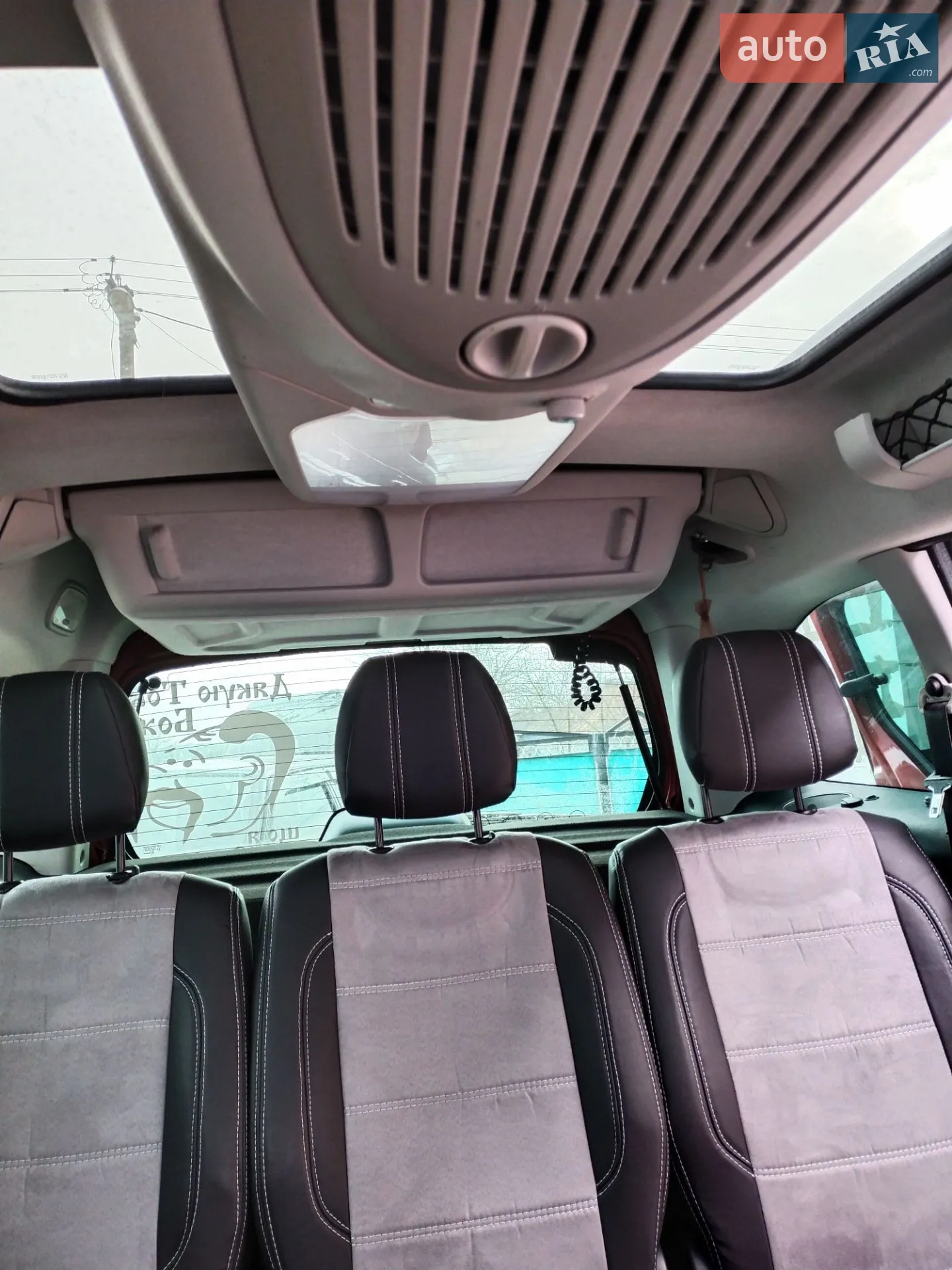 2010 Peugeot Partner - мініатюра 16