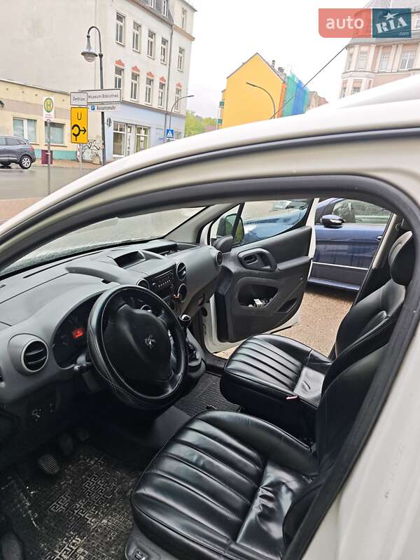 Минивэн Peugeot Partner 2010 в 