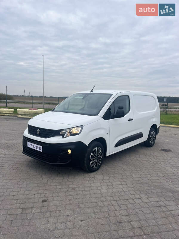 Вантажний фургон Peugeot Partner 2020 в Радивиліві