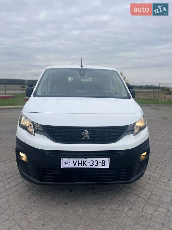 Вантажний фургон Peugeot Partner 2020 в Радивиліві