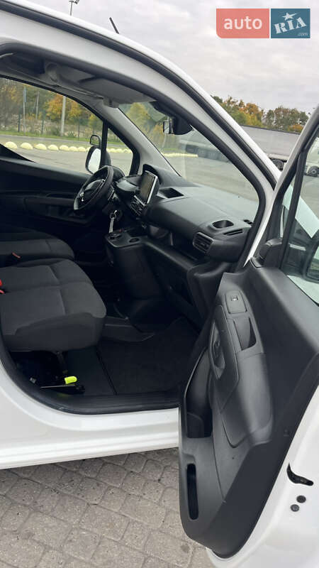 Вантажний фургон Peugeot Partner 2020 в Радивиліві