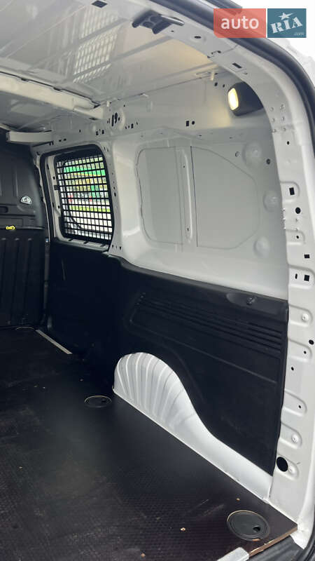 Вантажний фургон Peugeot Partner 2020 в Радивиліві