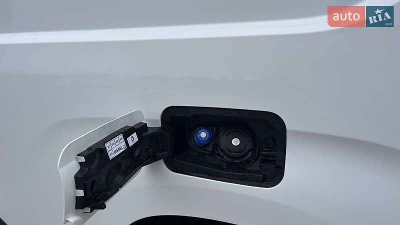 Вантажний фургон Peugeot Partner 2020 в Радивиліві