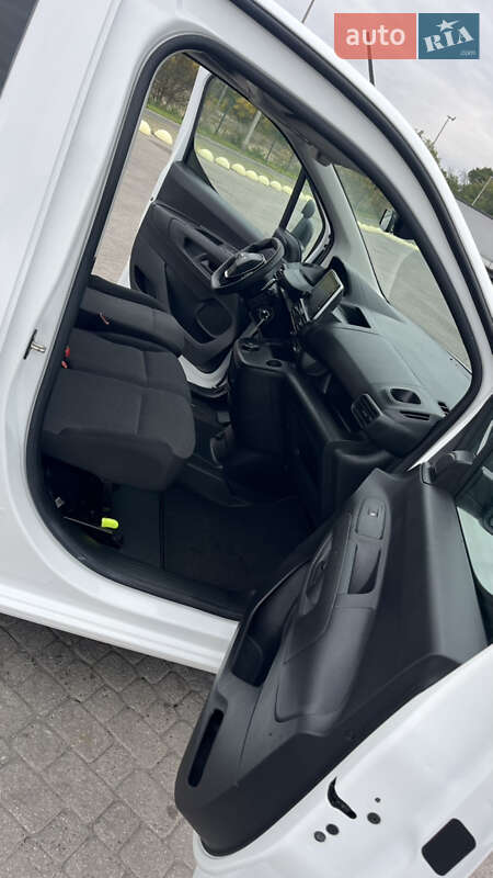 Вантажний фургон Peugeot Partner 2020 в Радивиліві