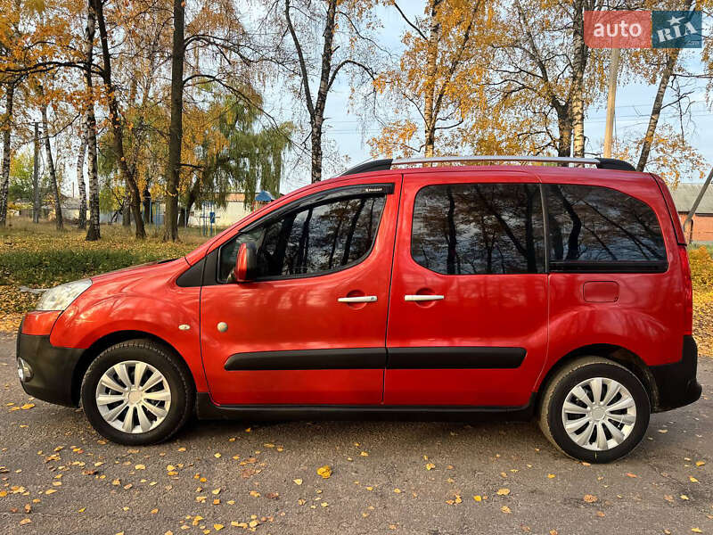 Мінівен Peugeot Partner 2010 в Охтирці