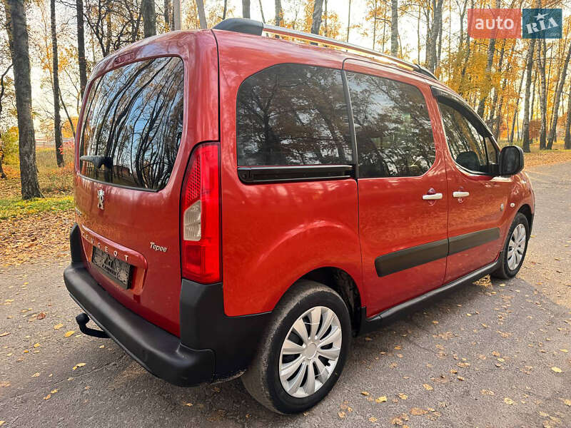 Мінівен Peugeot Partner 2010 в Охтирці